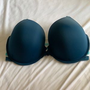 38 DDD Victoria Secret T-shirt Push-up